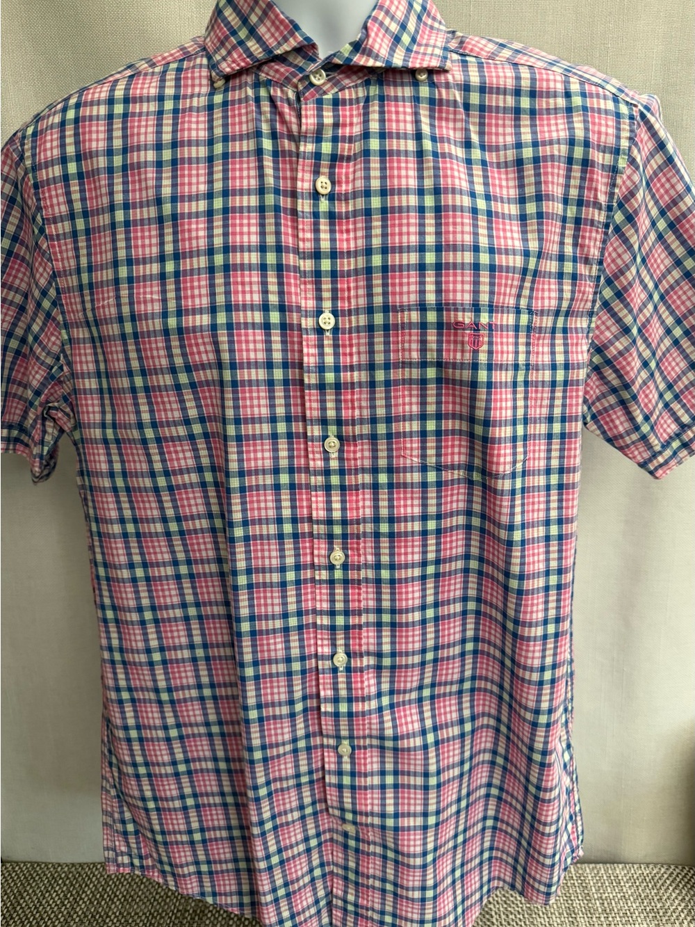 Men's GANT Short-Sleeve Pink and Blue Plaid Casual Button-Down Shirt